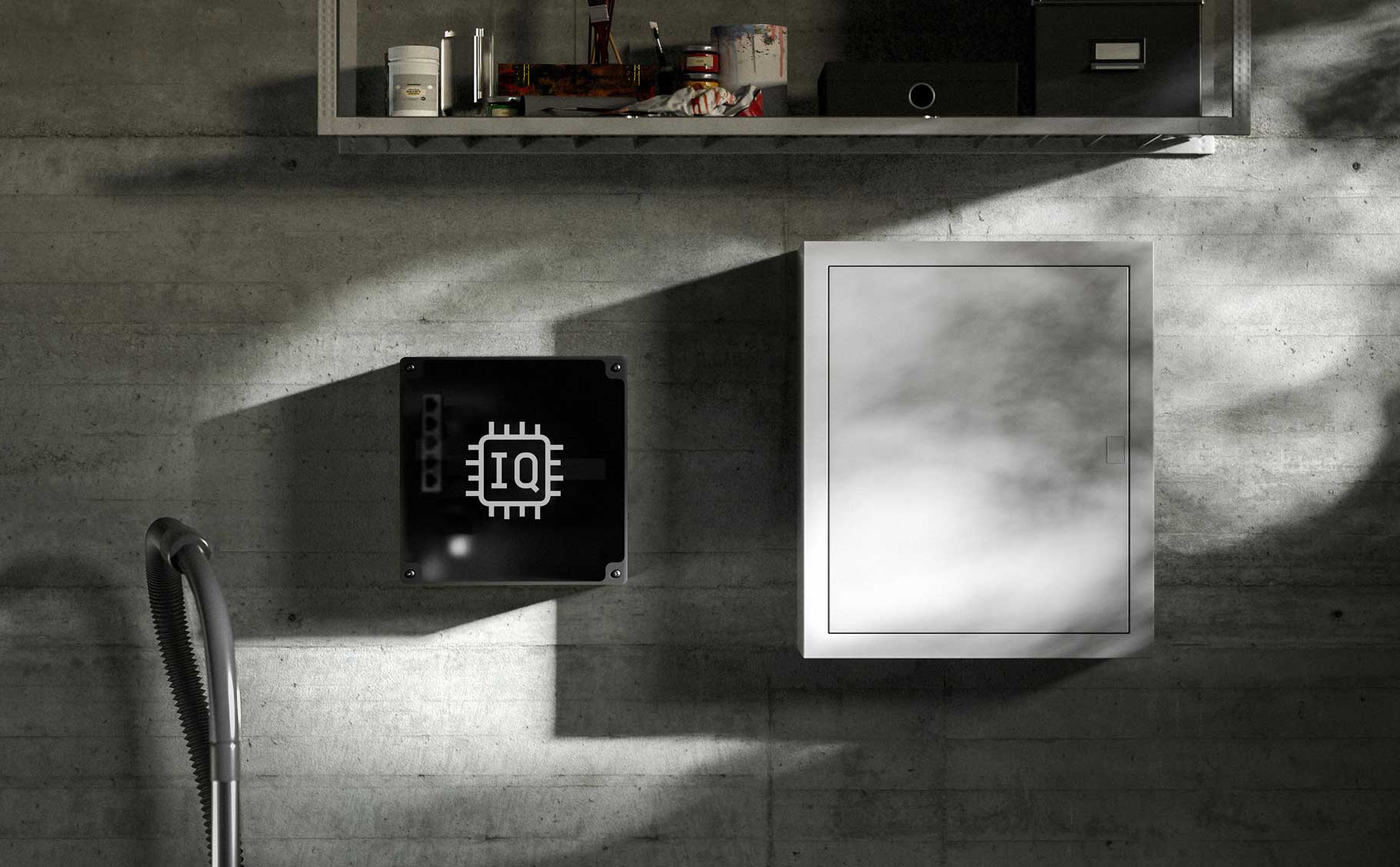 Die Ampere IQ Box in einer Garage an der Wand